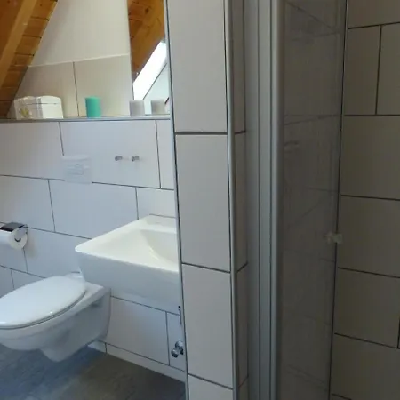 Einladende Obergschosswohnung Mit Sonnigem Balkon *
