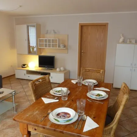 Einladende Obergschosswohnung Mit Sonnigem Balkon * فيتموند