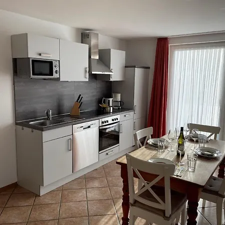 شقة Einladende Obergschosswohnung Mit Sonnigem Balkon *