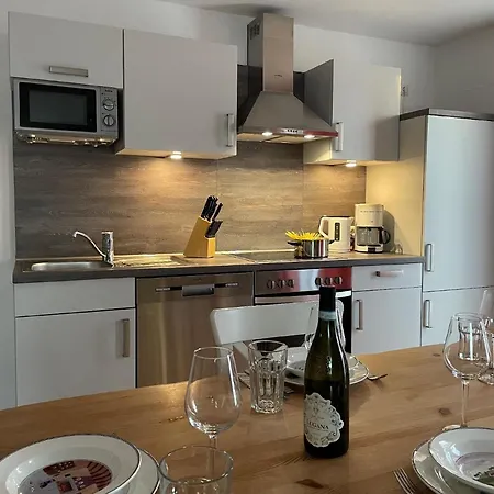 شقة Einladende Obergschosswohnung Mit Sonnigem Balkon *